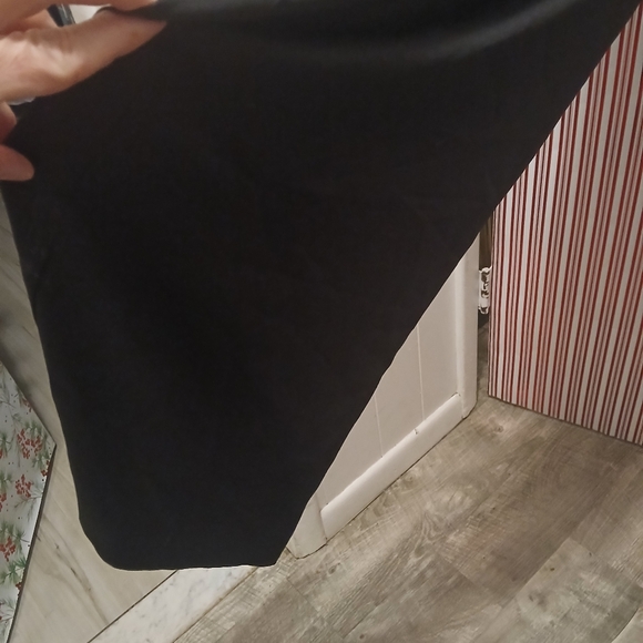 Woman's guess Los Angeles  satin black jumpsuit size 10 - Picture 4 of 16